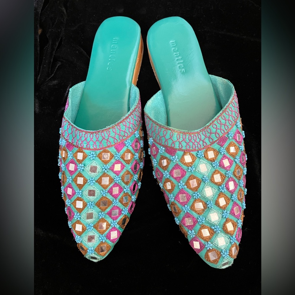New Without Tags Mantles Beaded Slippers